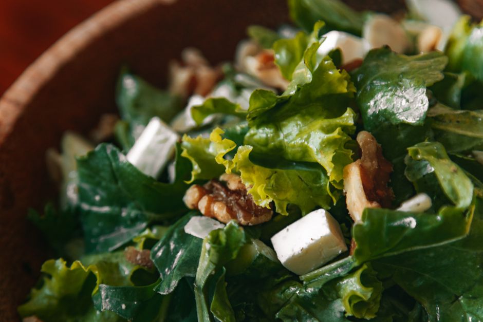 Ensalada de lentejas con feta y nueces