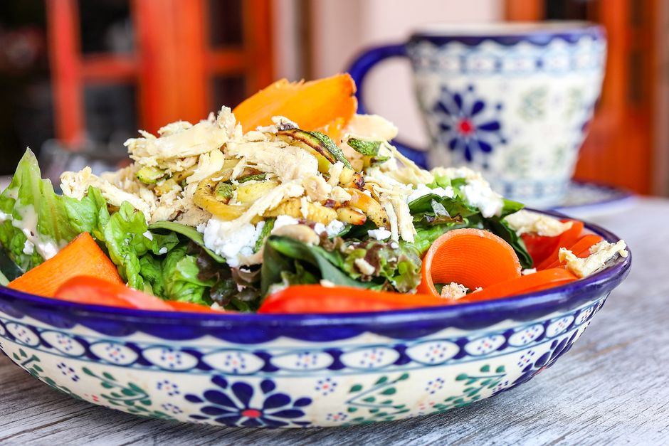 Ensalada de pollo, manzana y nueces
