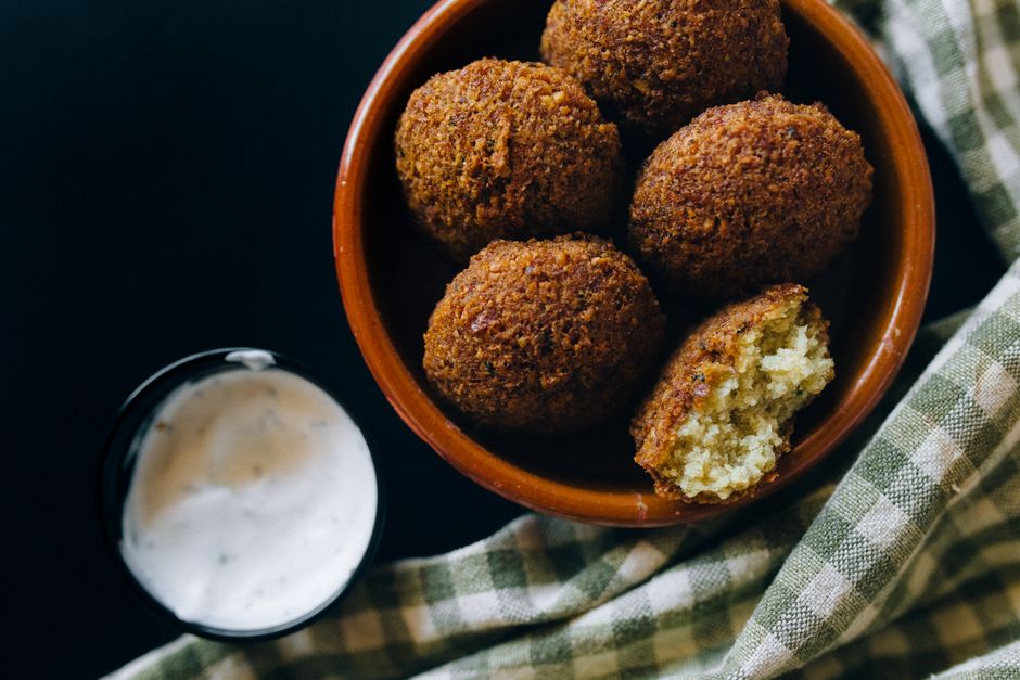 Falafel al Air Fryer con salsa tahini