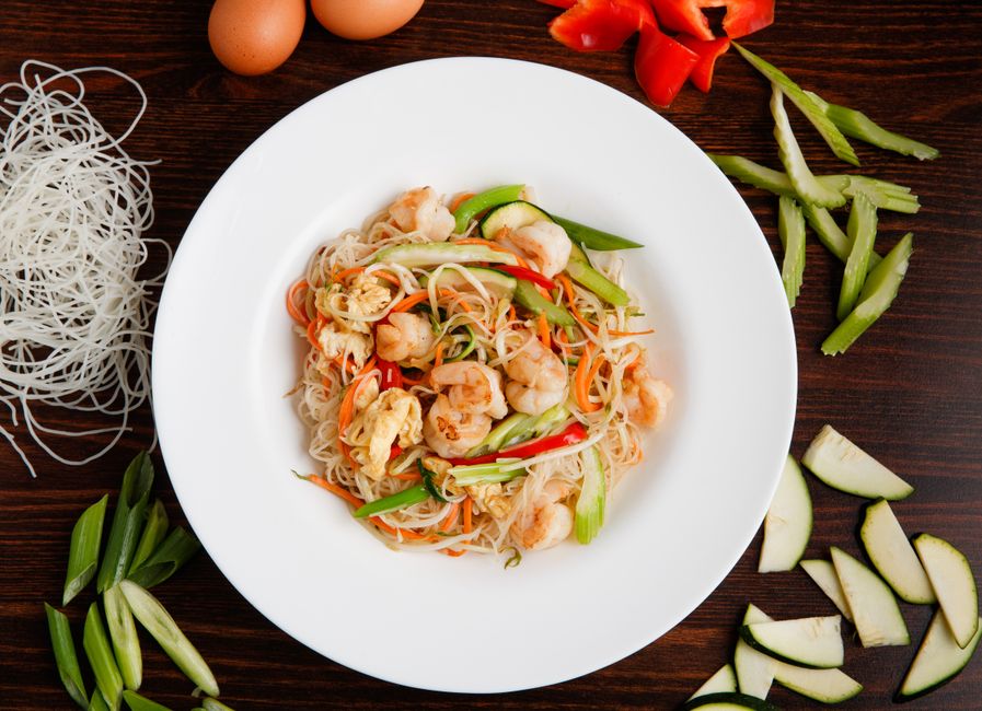 Wok de gambas y verduras con jengibre
